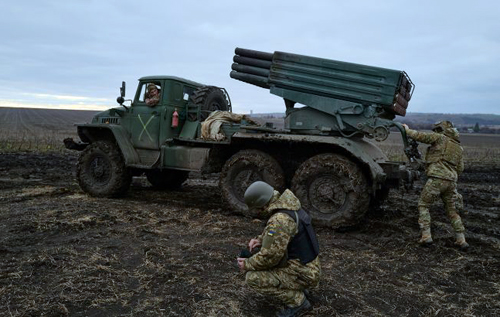Війська РФ відступають біля Сватового і готуються до оборони на півдні, – ISW
