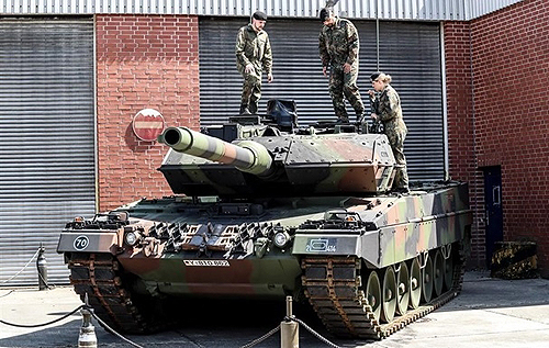 19 "Леопардів" моделі 2A5: у Німеччині підрахували, скільки танків могли б передати Україні