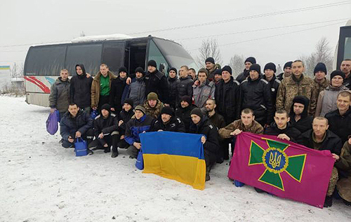 Оборонці Маріуполя та снайпери з-під Бахмуту: Україна повернула з полону ще 116 воїнів