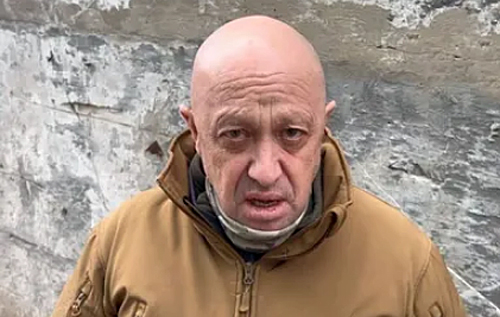 Пригожин назвав фейком відео розстрілу "вагнерівцями" портретів Герасимова й Лапіна, але підтвердив кадри з моргу. ВІДЕО