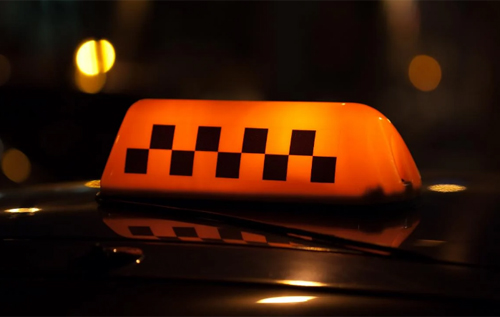У Варшаві водій таксі зґвалтував українку: його взяли під варту