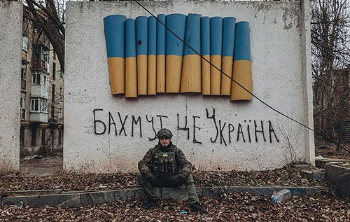 Українські війська, ймовірно, готуються контрольовано відійти з Бахмута, – ISW