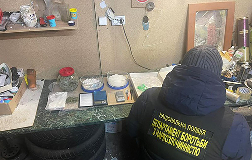 У Запоріжжі затримали наркодилера: поліцейські вилучили наркотики на 1,5 млн грн