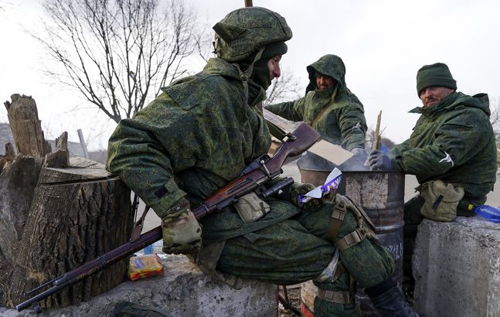 Саперні лопати замість гаубиць: британська розвідка заявила, що армія РФ вимушена робити ставку на ближні бої