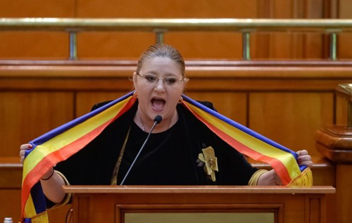 Сенаторка з Румунії, яку звинуватили в роботі на РФ, порівняла Зеленського з Гітлером