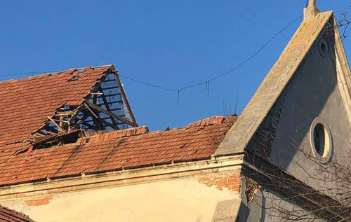 В Олеську обвалився дах фондосховища колишнього монастиря капуцинів. ВІДЕО. ФОТО