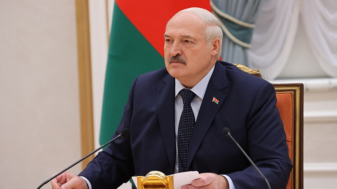 "Помирати не збираюсь": Лукашенко назвав свій діагноз