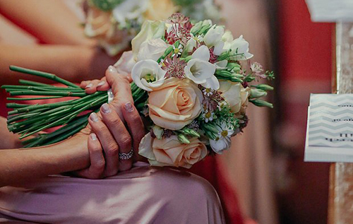 У Китаї наречена потай від нареченого привела на весілля його колишніх дівчат