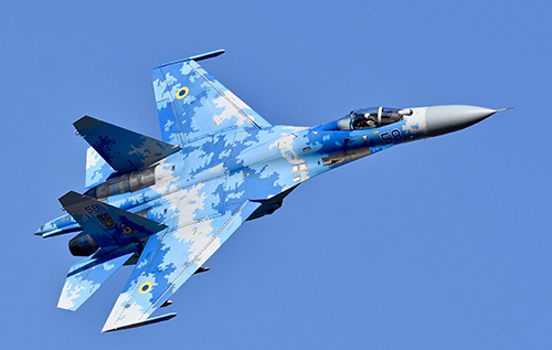 РосЗМІ повідомили про нібито втечу українського пілота на Су-27 в РФ: в ГУР спростували цей фейк