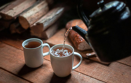Три чашки чаю на день знижують біологічний вік, – дослідження