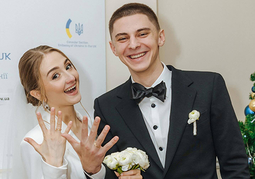 Миколенко одружився з дівчиною з Криму