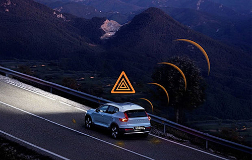 Volvo навчила автомобілі попереджати водіїв про аварії