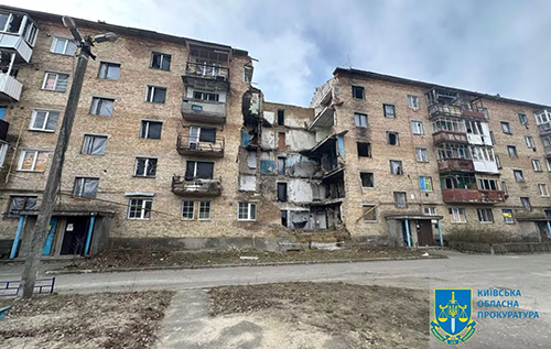 На Київщині викрили підрядника, який "заробив" на відновленні обстріляної окупантами багатоповерхівки