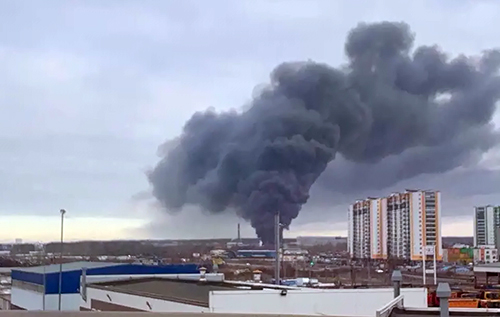 У Санкт-Петербурзі вирує пожежа поряд з аеропортом: оголошено план "Килим"