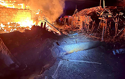 Встигли вибігти з палаючої оселі: на Чернігівщині родина дивом вижила під час ракетного удару, але втратила дім