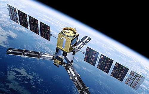 Російський супутник-шпигун виконує дивні маневри на орбіті Землі, – ЗМІ
