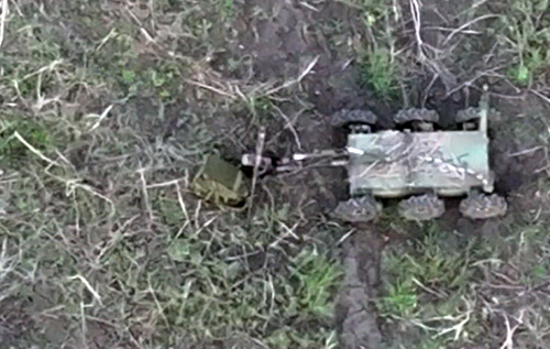 "Ленд-ліз" від окупантів: наземний робот ЗСУ поцупив у росіян кулемет. ВІДЕО