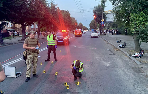 У Луцьку невідомий кинув у людей гранату з авто: постраждали п'ятеро осіб. ВІДЕО