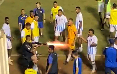 Пропустили два голи: у Бразилії поліціянт вистрілив у воротаря команди, що програла. ФОТО. ВІДЕО