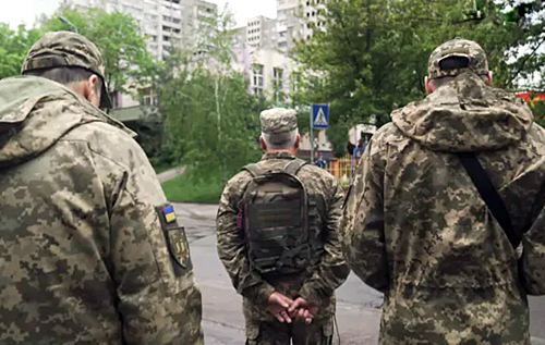 Працюють під тиском: у ТЦК назвали причину примусової мобілізації та пообіцяли призвати не всіх українців