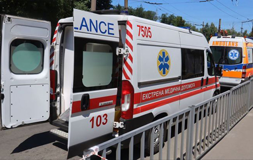 На Харківщині росіяни вдарили дроном по автобусу з людьми: шестеро поранених