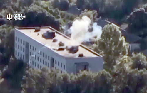 ГУР показало феєричне відео знищення російських цілей fpv-дронами. ВІДЕО