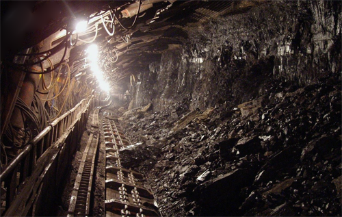 На Луганщині окупанти відправили воювати 430 шахтарів. Замість них вугілля видобувають жінки. ВІДЕО