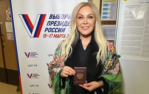 "Я є частиною великого народу": зрадниця Повалій пробила чергове дно, показавшись із російським паспортом на виборах Путіна