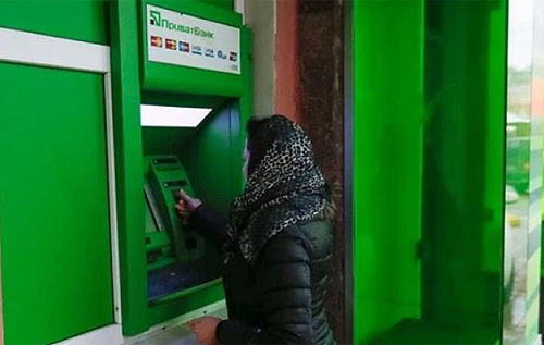 У НБУ розповіли, як змінились правила зняття готівки в банкоматах і що варто знати