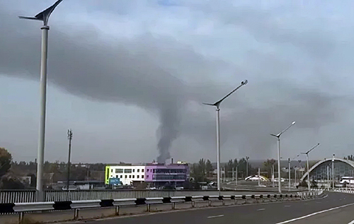 "Вплине на бойові дії на передовій": в окупованому Луганську вибухи, ймовірно, горить склад боєприпасів