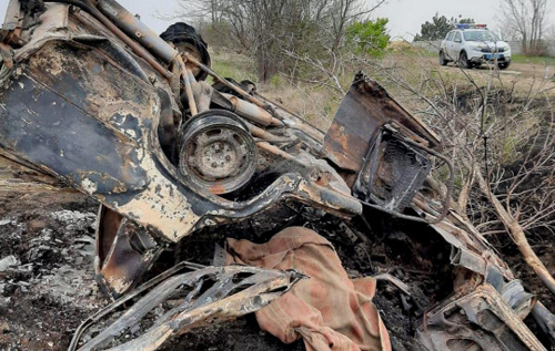 После неудачного обгона водитель сгорел в перевернувшейся машине