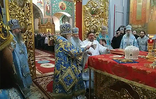 УПЦ МП висвятила в єпископи секретаря Чернівецької єпархії, якого начебто зловили у ліжку з голим хористом