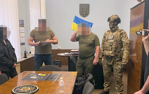 В Україні викрили масштабну систему катування в’язнів у колоніях: ДБР повідомило про підозри чотирьом службовим особам