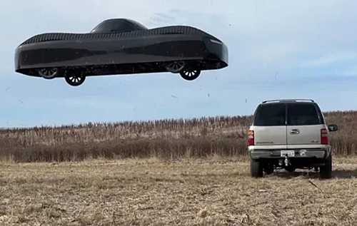 Американська авіакомпанія показала літаючий автомобіль. ВІДЕО