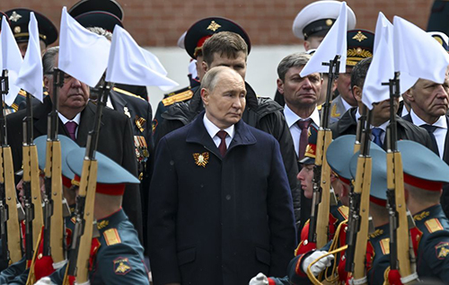 Путін за рекомендацією спецслужб почав носити бронежилет на публічних заходах, – росЗМІ