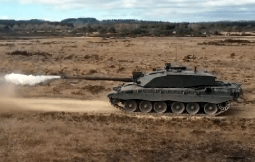 Міноборони Британії показало навчання українських військових на танках Challenger 2. ВІДЕО