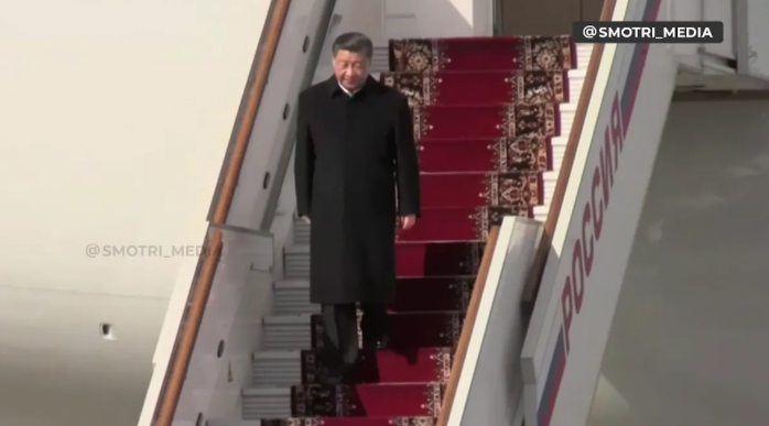 Путін не приїхав зустрічати Сі Цзіньпіна в аеропорту: відправив віце-прем'єра. ВІДЕО