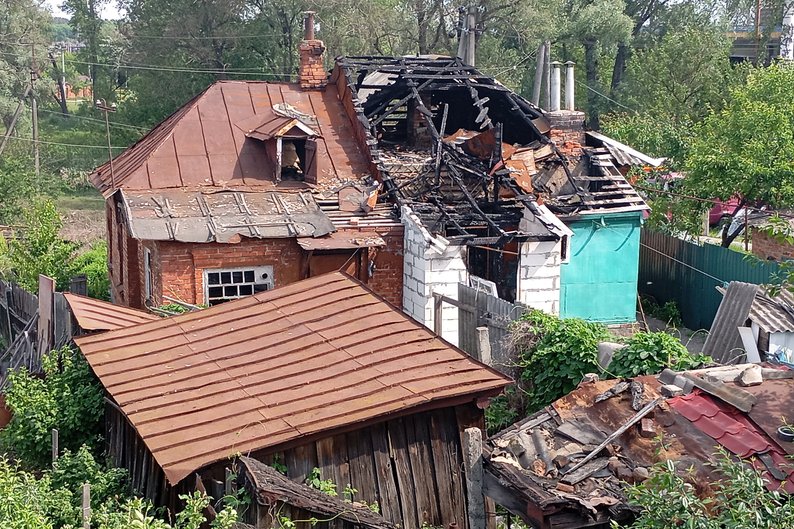Якщо ворог пройде Юнаківку та займе пару висот, то FPV-дронами почне "розбирати" Суми, – експерт