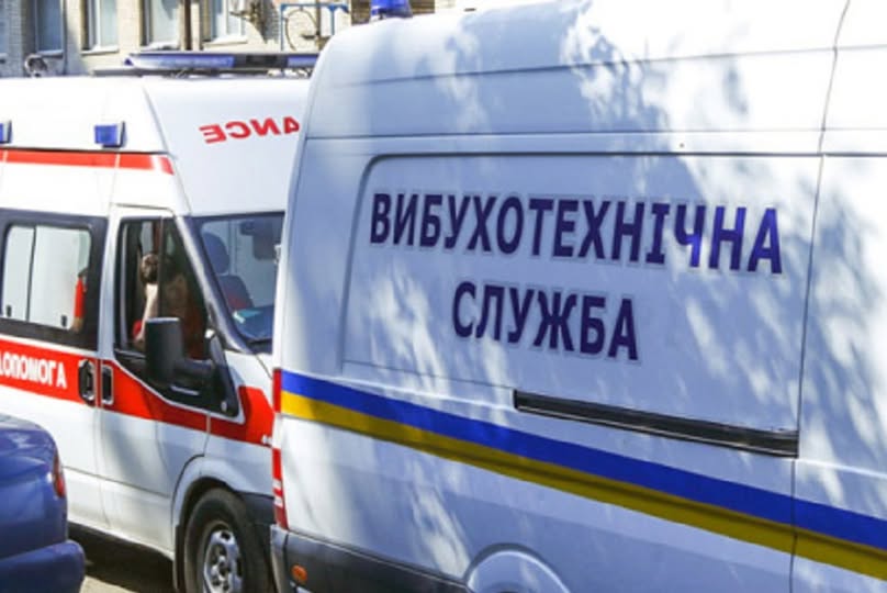 "Разом з дітьми підлетить на 20 м у небо": у Сумах підлітки погрожували підірвати школу та вимагали 3 млн грн