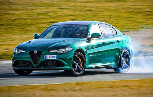 "Вони вас здивують": директор Alfa Romeo розповів, якими будуть наступні моделі Quadrifoglio