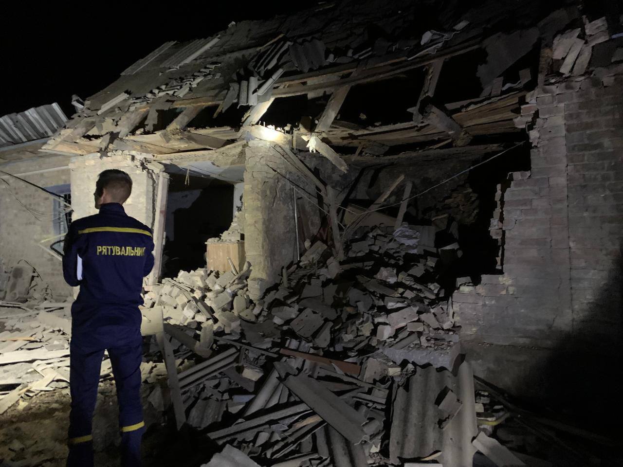 Армія РФ вночі запустила дрони по Україні: на Київщині поранено чоловіка, у Запоріжжі сталося займання на промисловому підприємстві