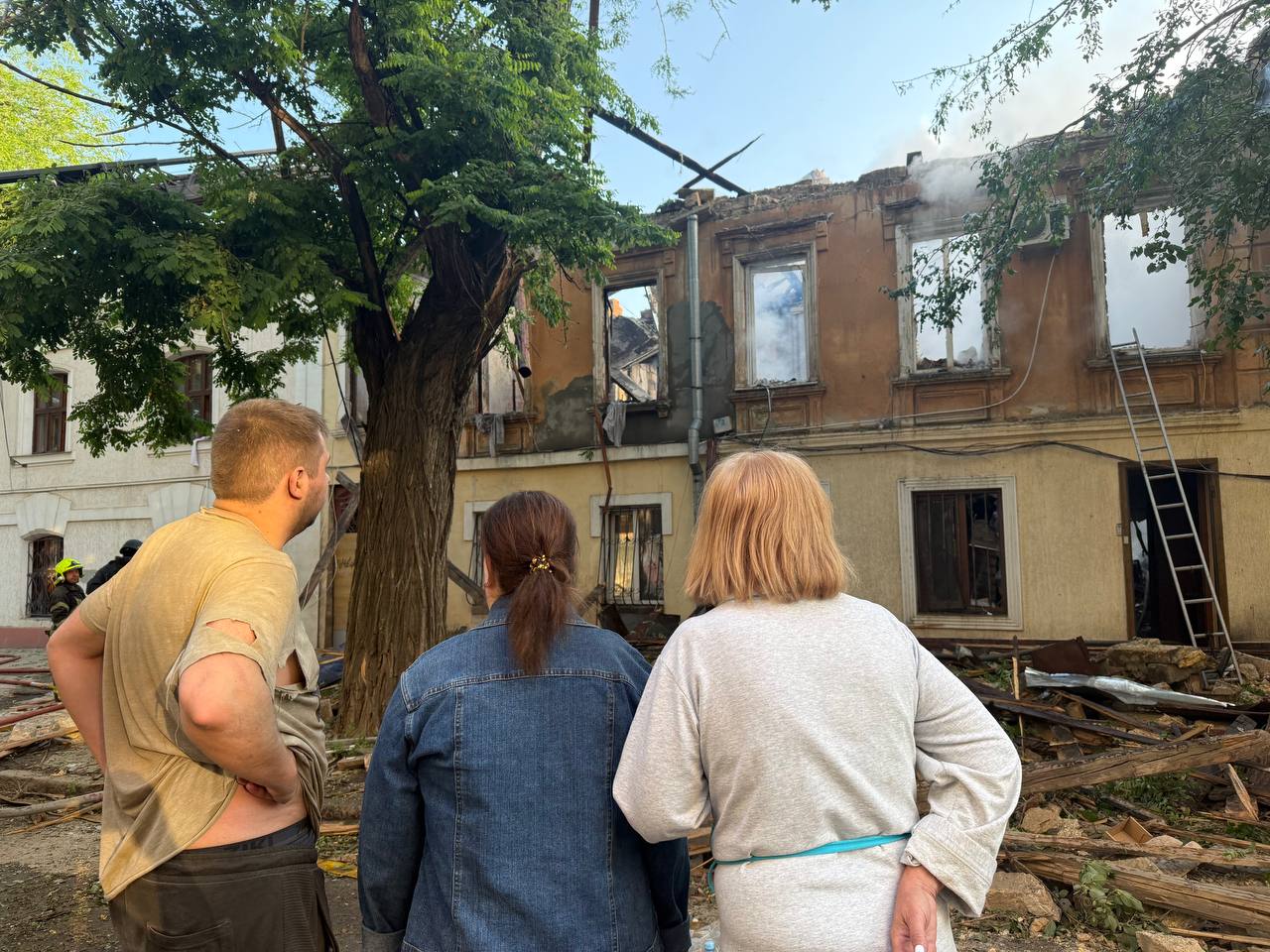 Удар РФ по Одесі: під завалами знайшли тіло жінки, серед 17 постраждалих – вагітна. ФОТО
