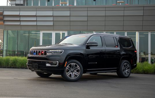 З власним принтером та інтернетом: Jeep Wagoneer отримав спецверсію
