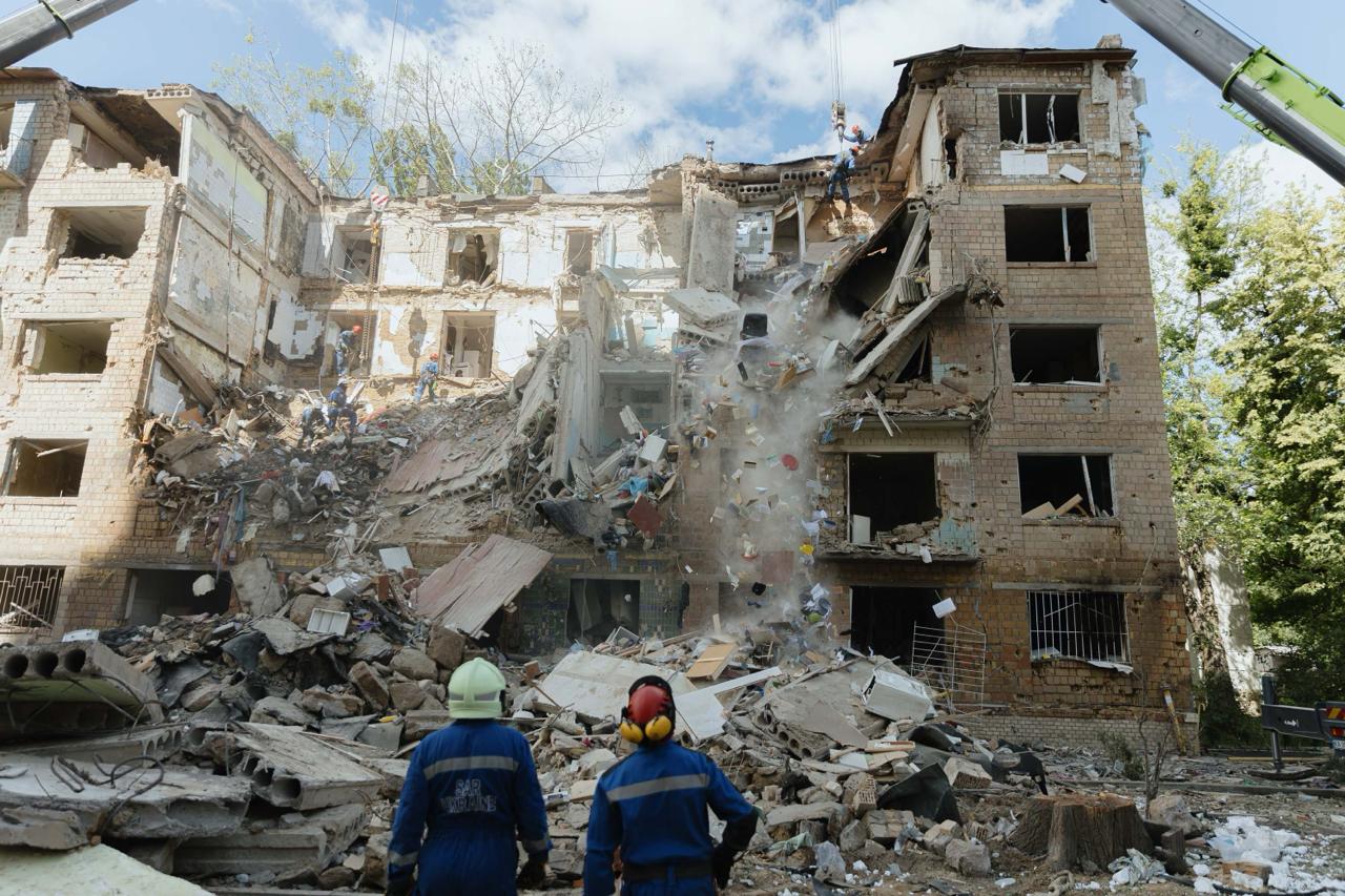 Девʼята жертва російського удару по Києву: під завалами знайшли дитину