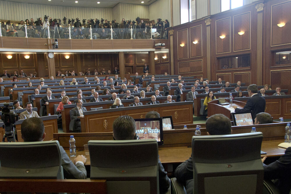 Парламент Косова з 42-ї спроби не зміг призначити спікера та його заступників