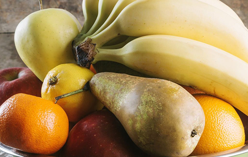 Слід уникати: дієтологиня назвала фрукти та ягоди, які заважають скинути вагу
