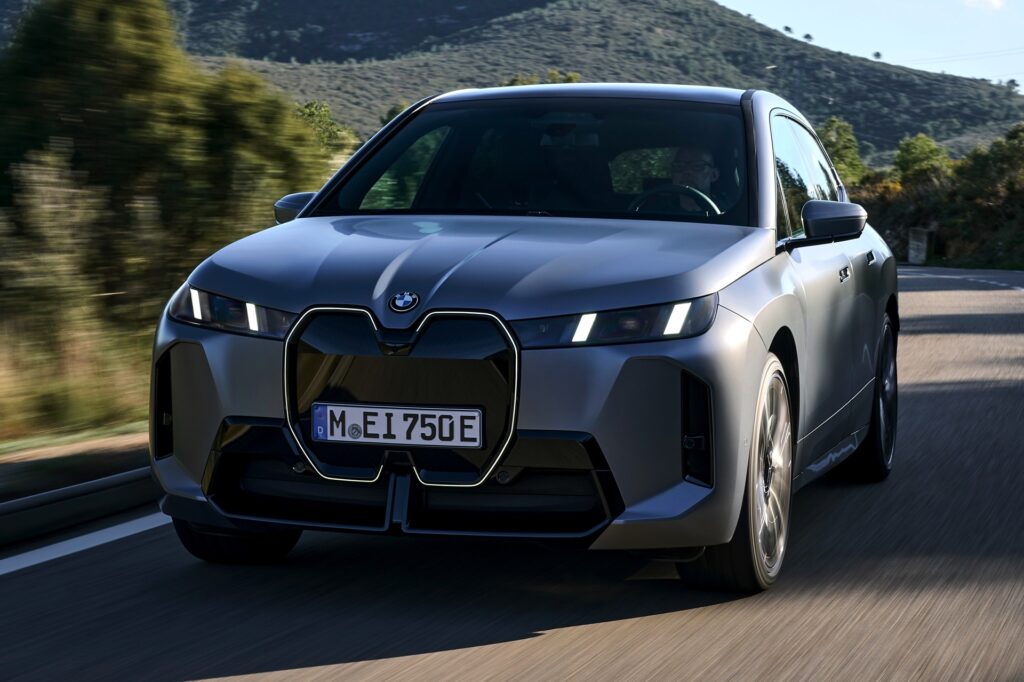 Більше за заявлений запас ходу: BMW iX подолав 691 км на одному заряді