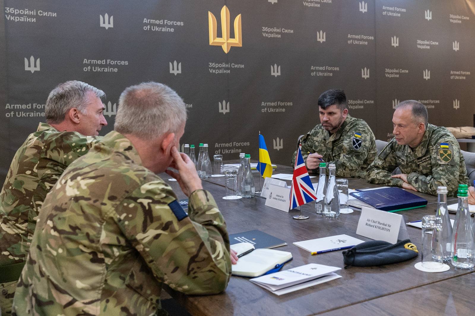 Сирський зустрівся з начальником Штабу оборони Великої Британії Радакіном та його наступником. ФОТО