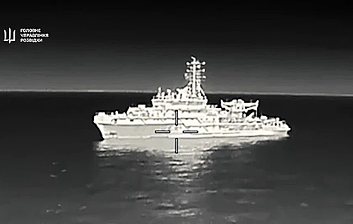 Бійці ГУР уразили під Новоросійськом корабель Чорноморського флоту Росії. ВІДЕО