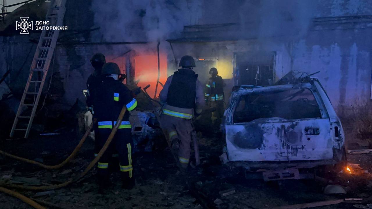 Окупанти скинули на Запоріжжя та область щонайменше п'ять авіабомб: три людини загинули, ще двоє поранені. ФОТО. ВІДЕО